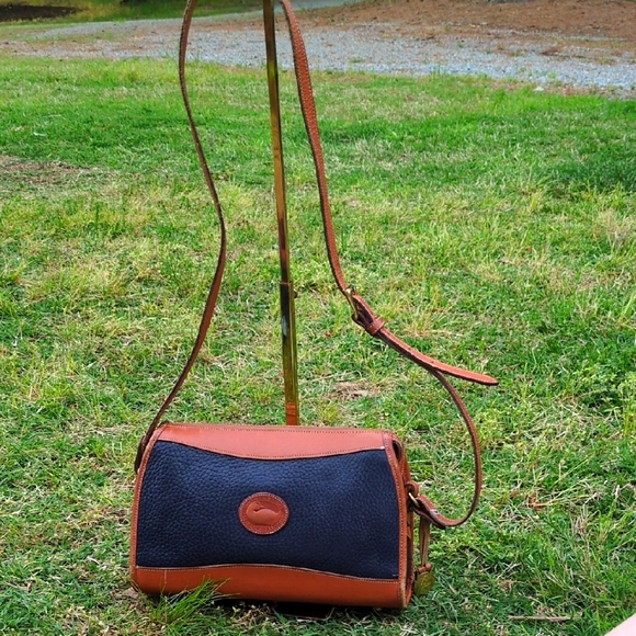 Dooney & Bourke Handbags - Dooney & Bourke Vintage Pebbled All Weather Leather Crossbody Navy Purse